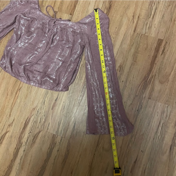 Express Women’s Long Sleeve Top Metallic Pattern - Picture 8 of 8